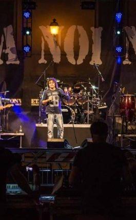“Ma Noi No” solidali in scena per il Grade domani all’Herberia 
