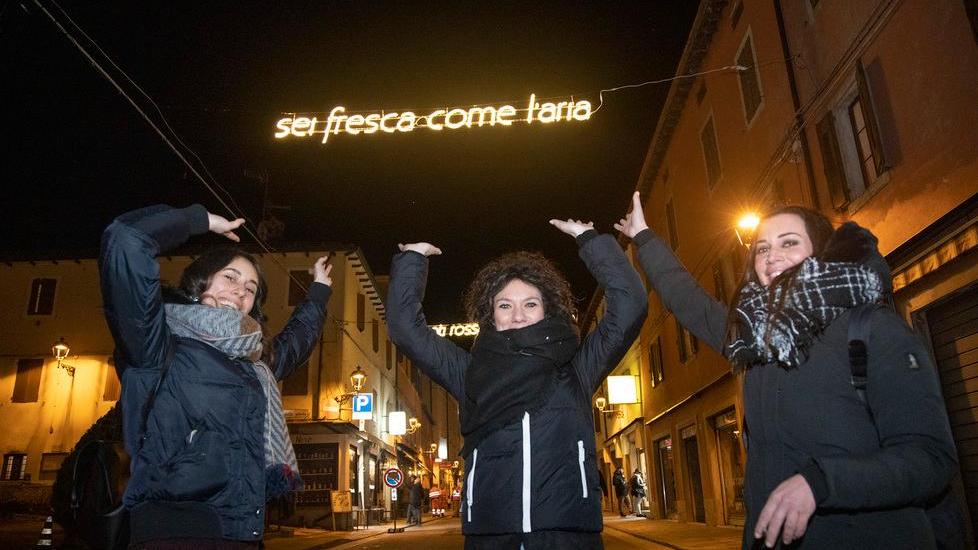 Albachiara illumina Zocca Vasco: «È un pensiero stupendo»