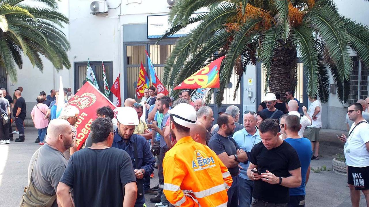 Lavoratori di Jsw (foto Pabar)