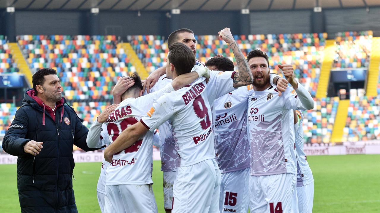 Il solito maledetto finale, Livorno sogna ma viene agguantato