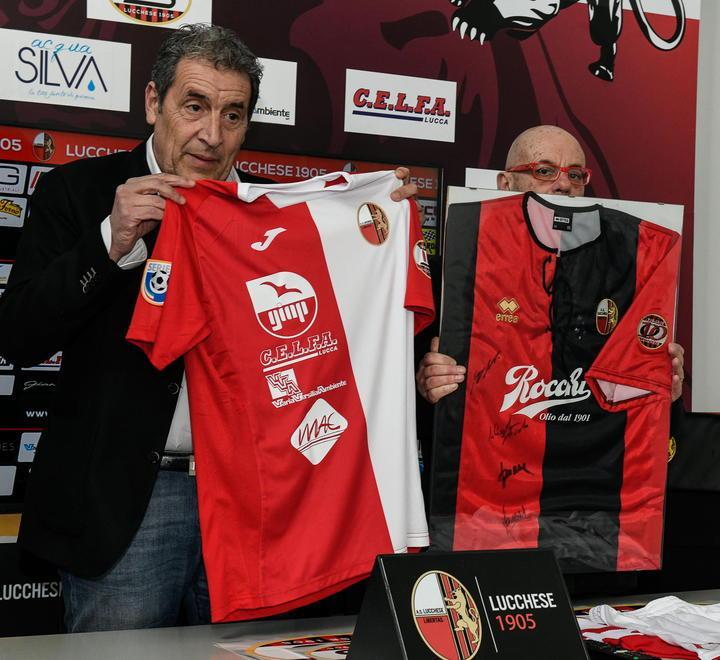 Una maglia biancorossa per festeggiare i 115 anni 