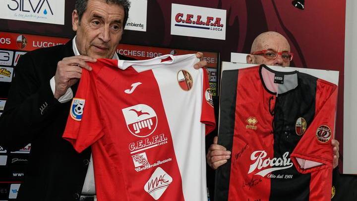 Una maglia biancorossa per festeggiare i 115 anni