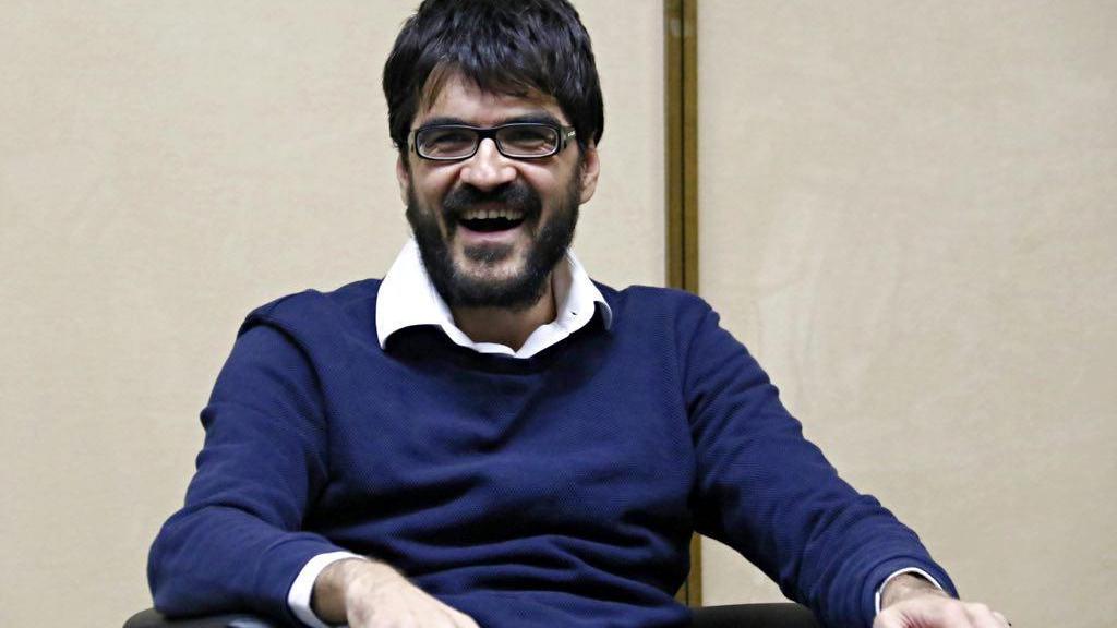 Da Calci a Caprona. Roan Johnson: «La Pisa che amo non è la Torre guardata in fretta»