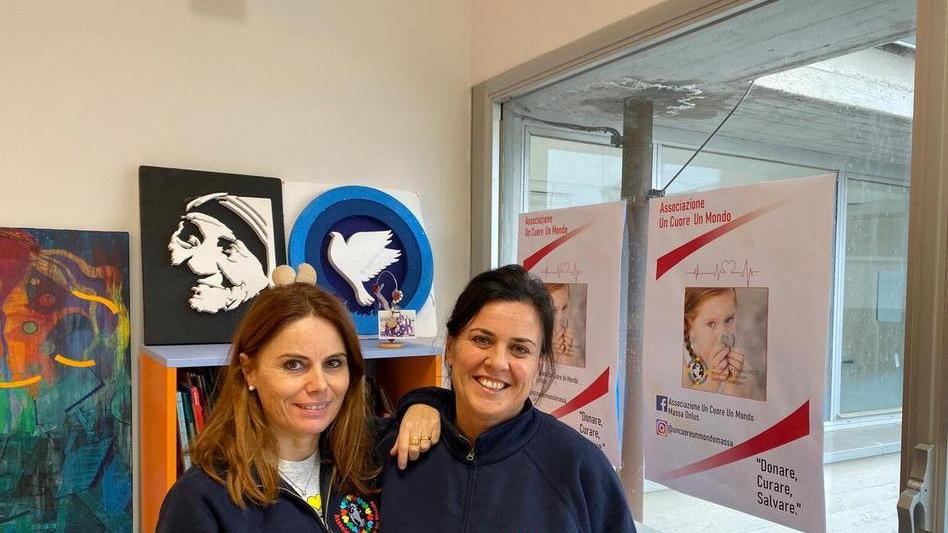 Quante volontarie per i bimbi dell’Opa Animazione, sorrisi e raccolta fondi