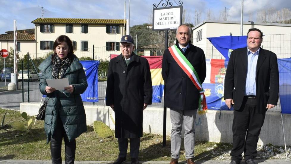 Un piazzale per ricordare le foibe
