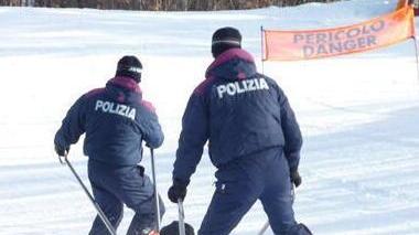 Bimba di 8 anni cade e si frattura una gamba: in elicottero al Meyer