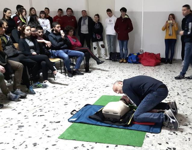 A Pozzomaggiore gli studenti a lezione di primo soccorso
