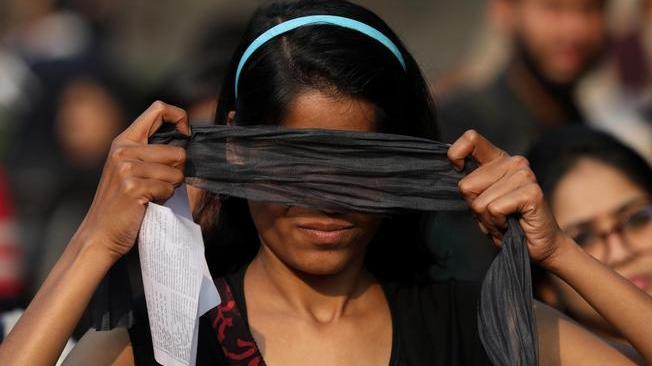 India: morta la donna bruciata da uno stalker 