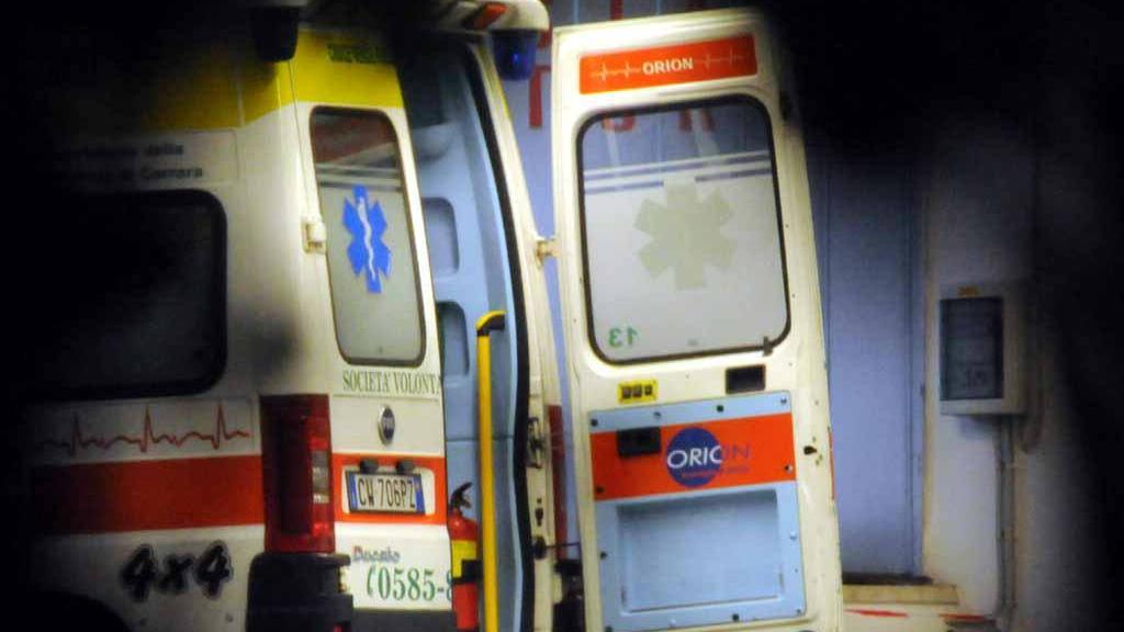 Un'ambulanza (foto d'archivio)