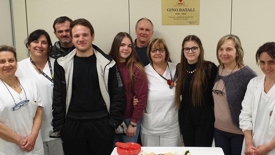 Famiglia al completo va a donare il sangue