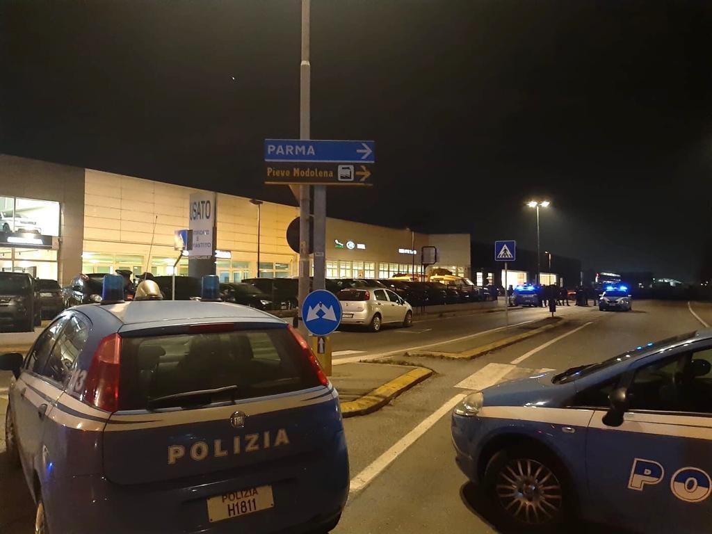 Reggio Emilia: allarme bomba nella concessionaria Schiatti Class per un sospetto ordigno in un'auto