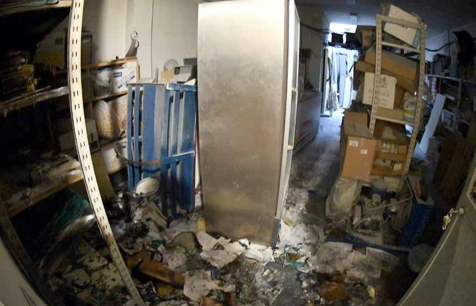 Fiamme in un magazzino Paura in via Meucci 