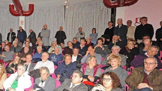 Pd, bagno di folla al Phalesia per il debutto di Eugenio Giani