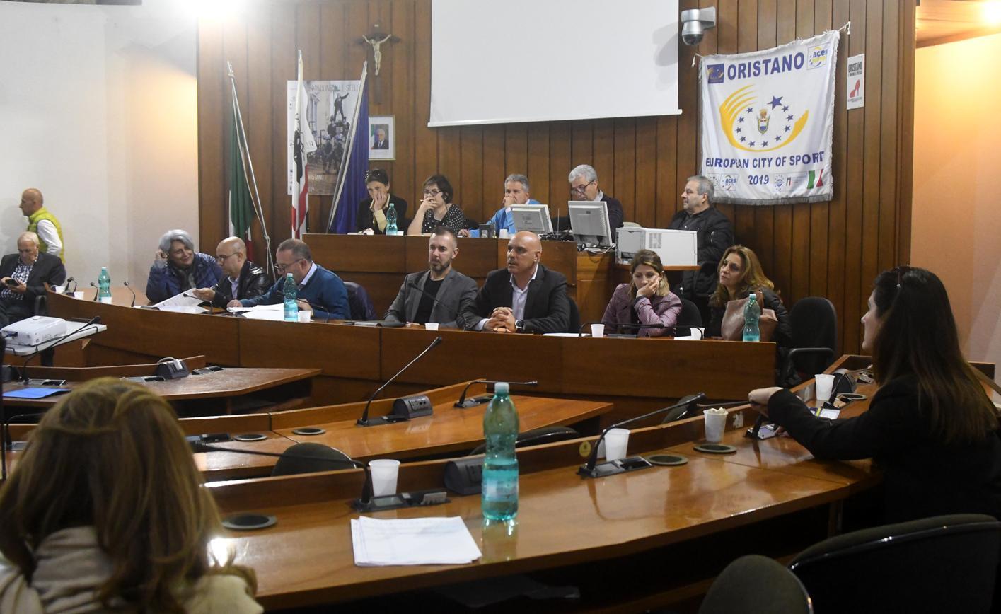 Sardisti, è guerra delle tessere 