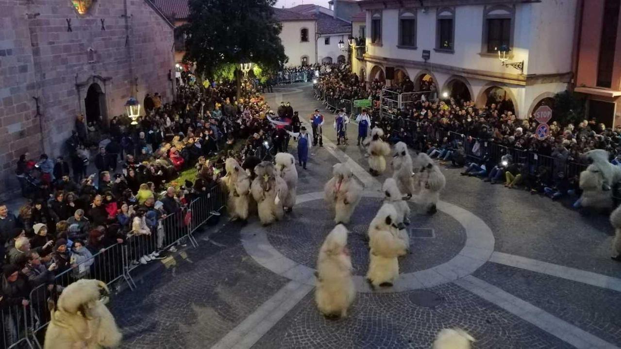 Samugheo invaso dai turisti per il carnevale 