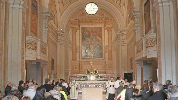 In centinaia per la festa civile e religiosa
