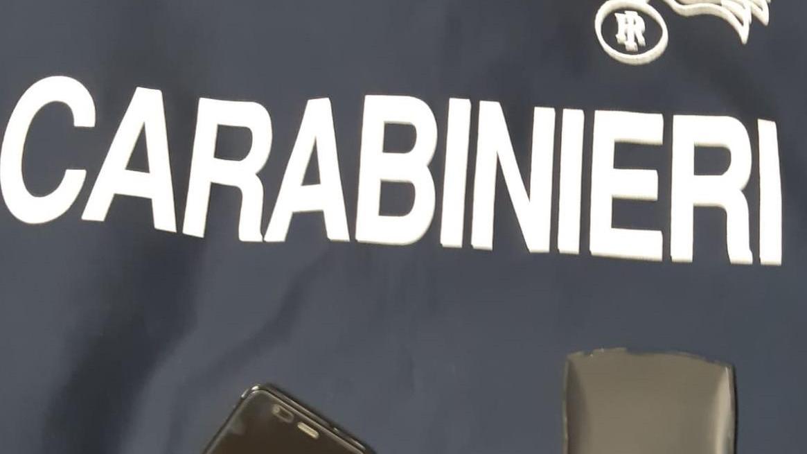 Reggio Emilia, troppe strette di mano: arrestato spacciatore
