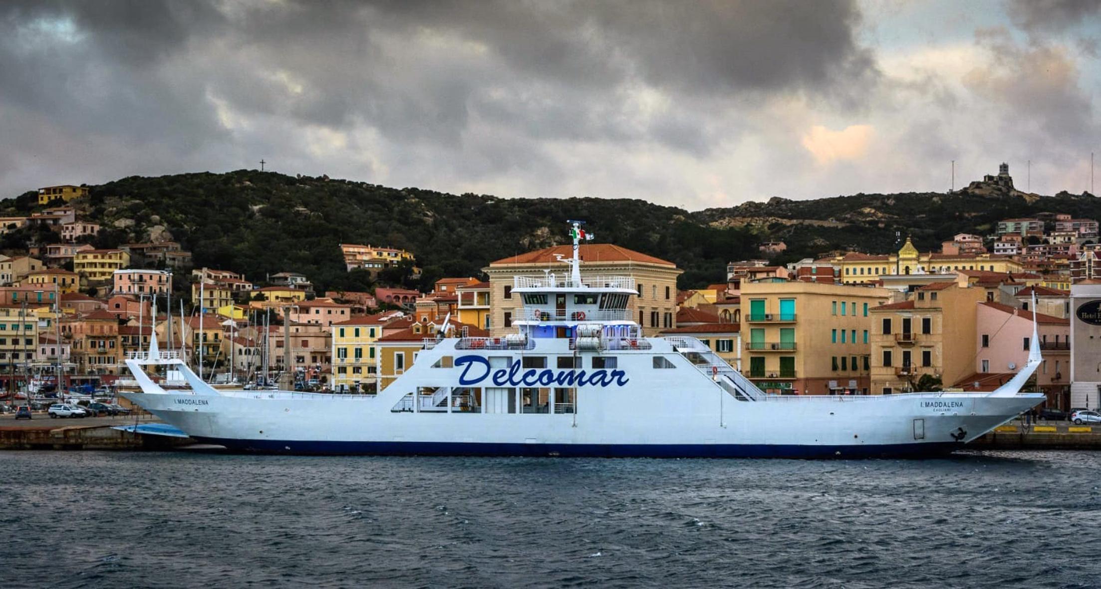 La Maddalena, principio di incendio a bordo del nuovo traghetto Delcomar 