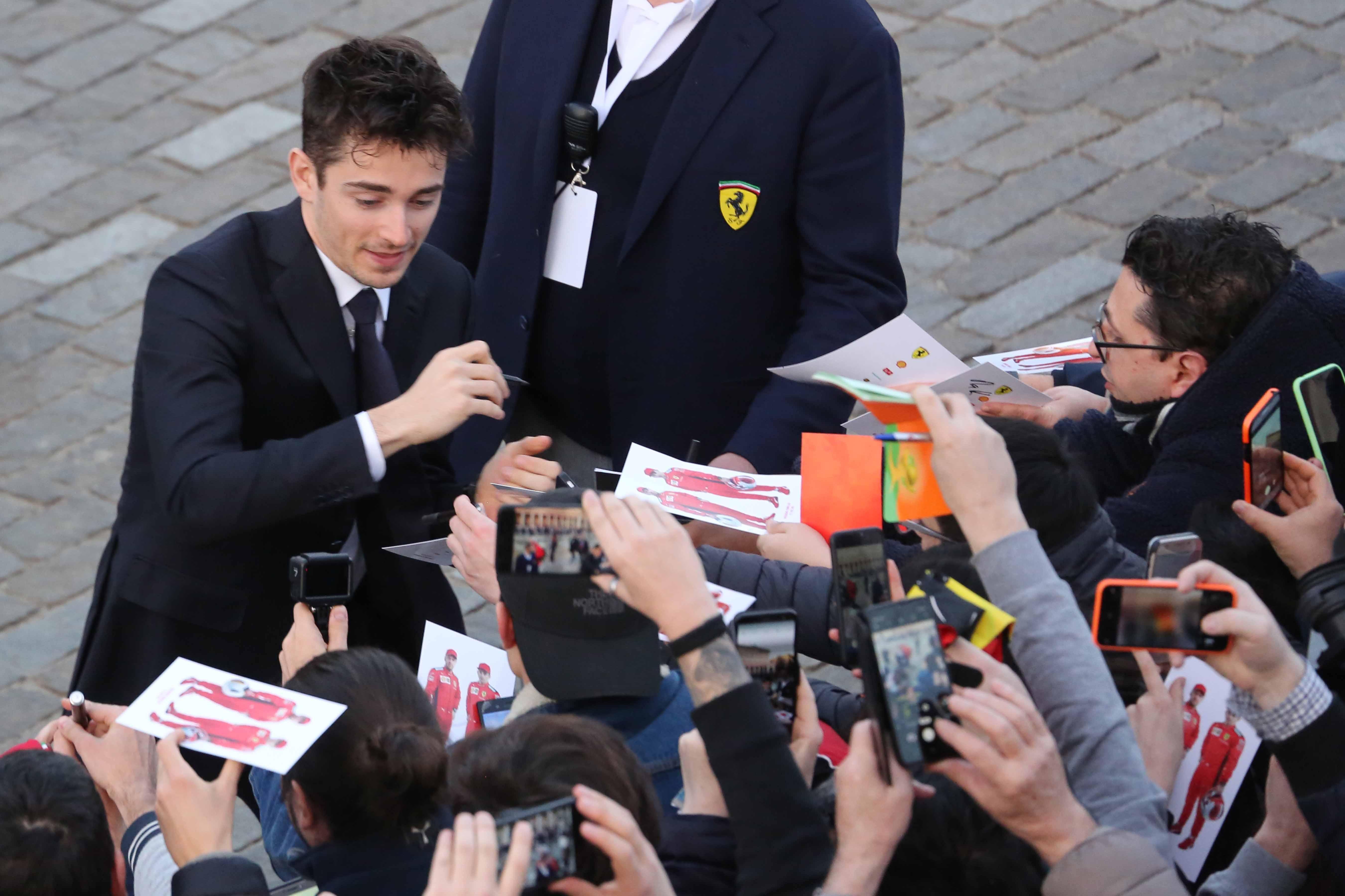 Nuova Ferrari a Reggio Emilia, Vettel: «La Sf1000? È davvero fantastica». Leclerc: «Voglio imparare dai miei errori» 