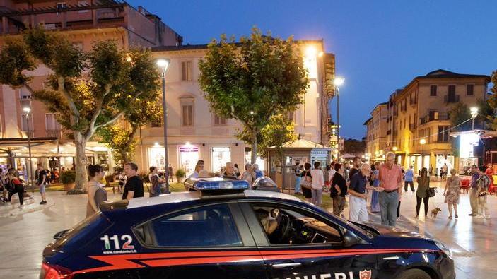 Carabinieri sorvegliano le strade della “Movida”