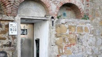 Bagni pubblici vandalizzati Niente soldi per la riparazione