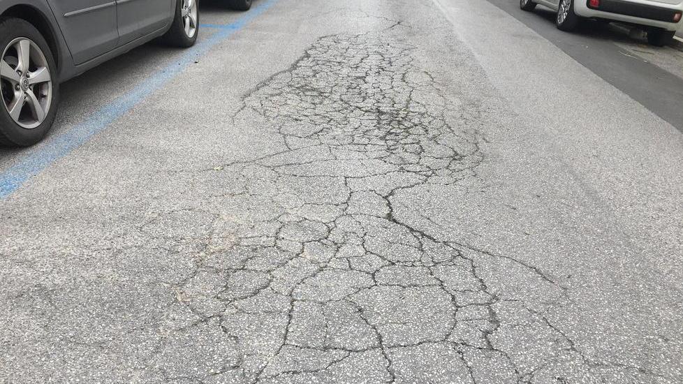 Strade e marciapiedi «La giunta Vivarelli continua a fare poco»