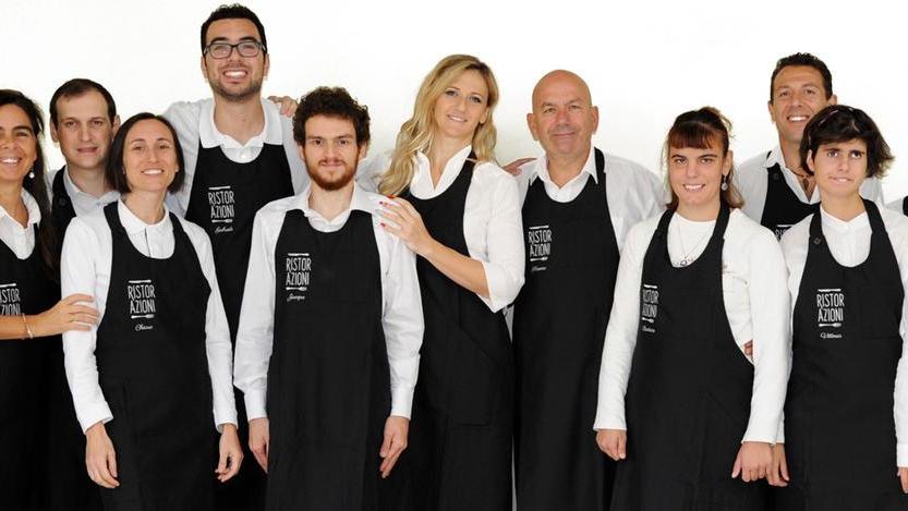 La cena di Carnevale con i camerieri del progetto autism