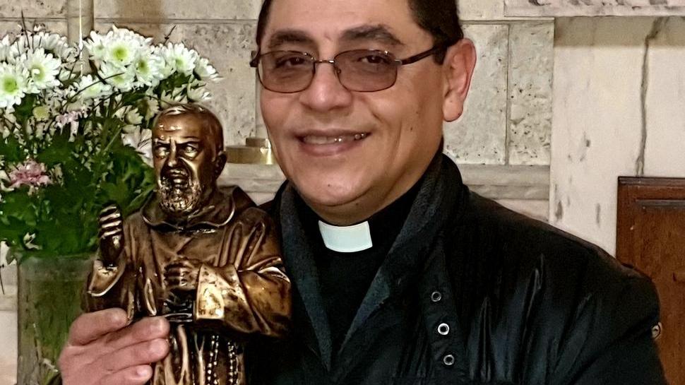 La statua di Padre Pio torna a San Sisto 