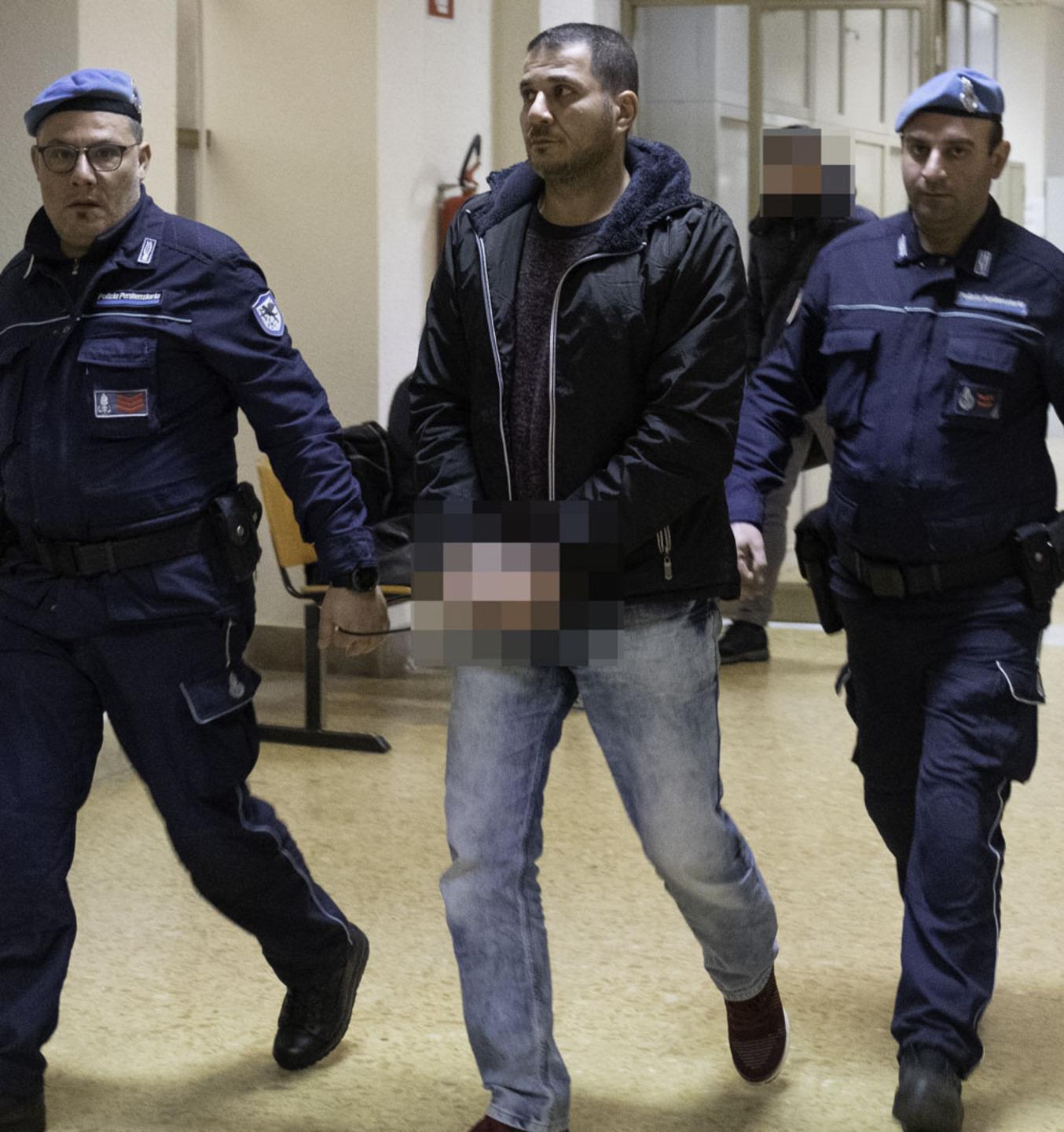 Presunto terrorista a Macomer, al via il processo 