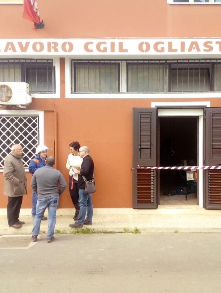 Incendio negli uffici del Caf Cgil 