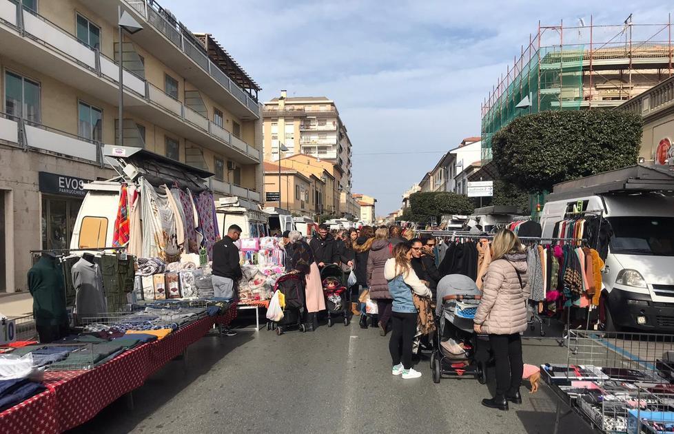 Una foto del mercato di Cecina