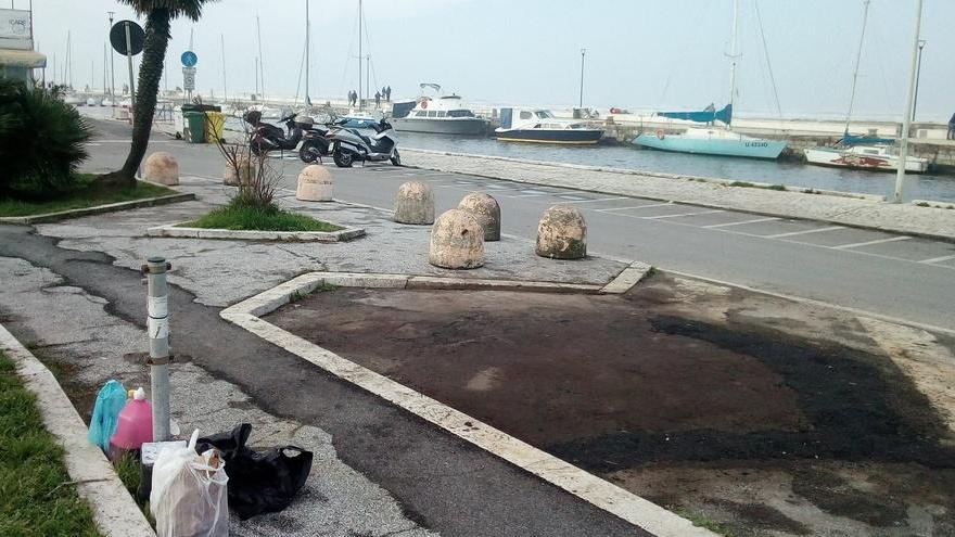 Tolti in Darsena i contenitori per l’olio da motori delle barche