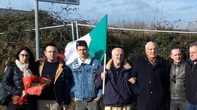 La protesta: degrado in via martiri delle Foibe
