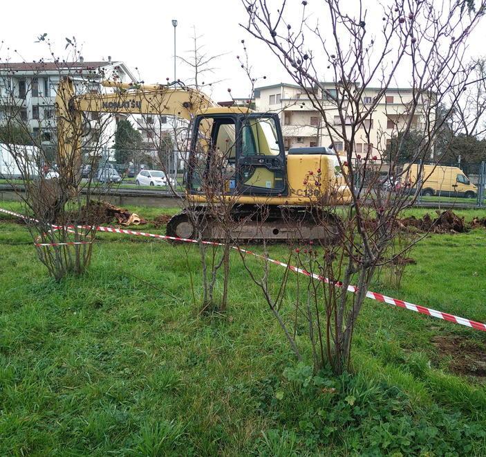 Via ai lavori per i danni del vento al campo scuola di atletica