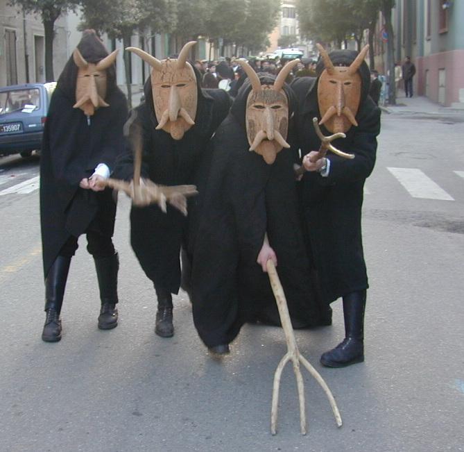 Tutto pronto per dare il via alle feste in maschera 