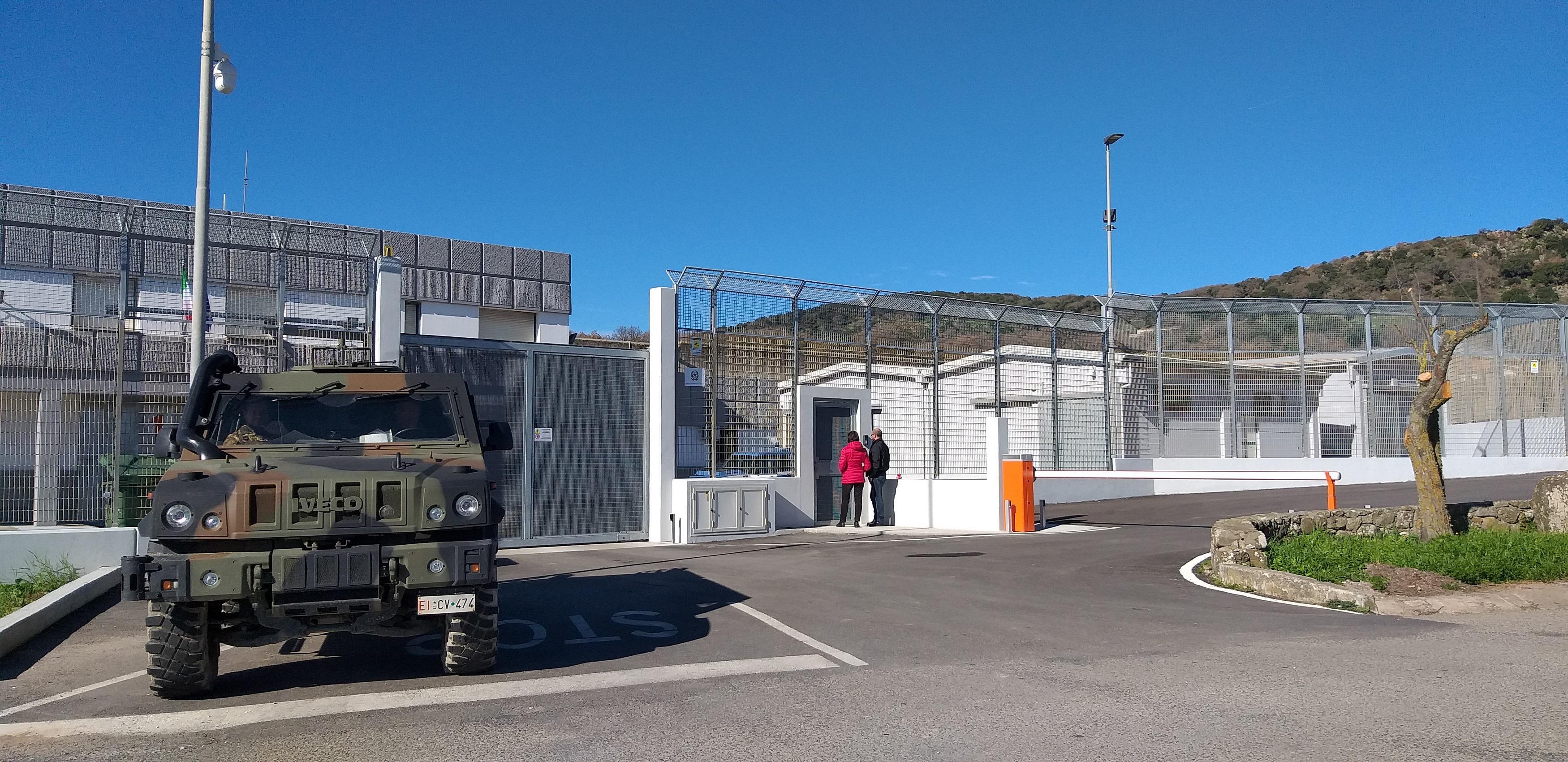 Il centro rimpatri di Macomer