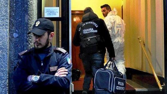 Un sopralluogo della polizia scientifica (foto d'archivio)