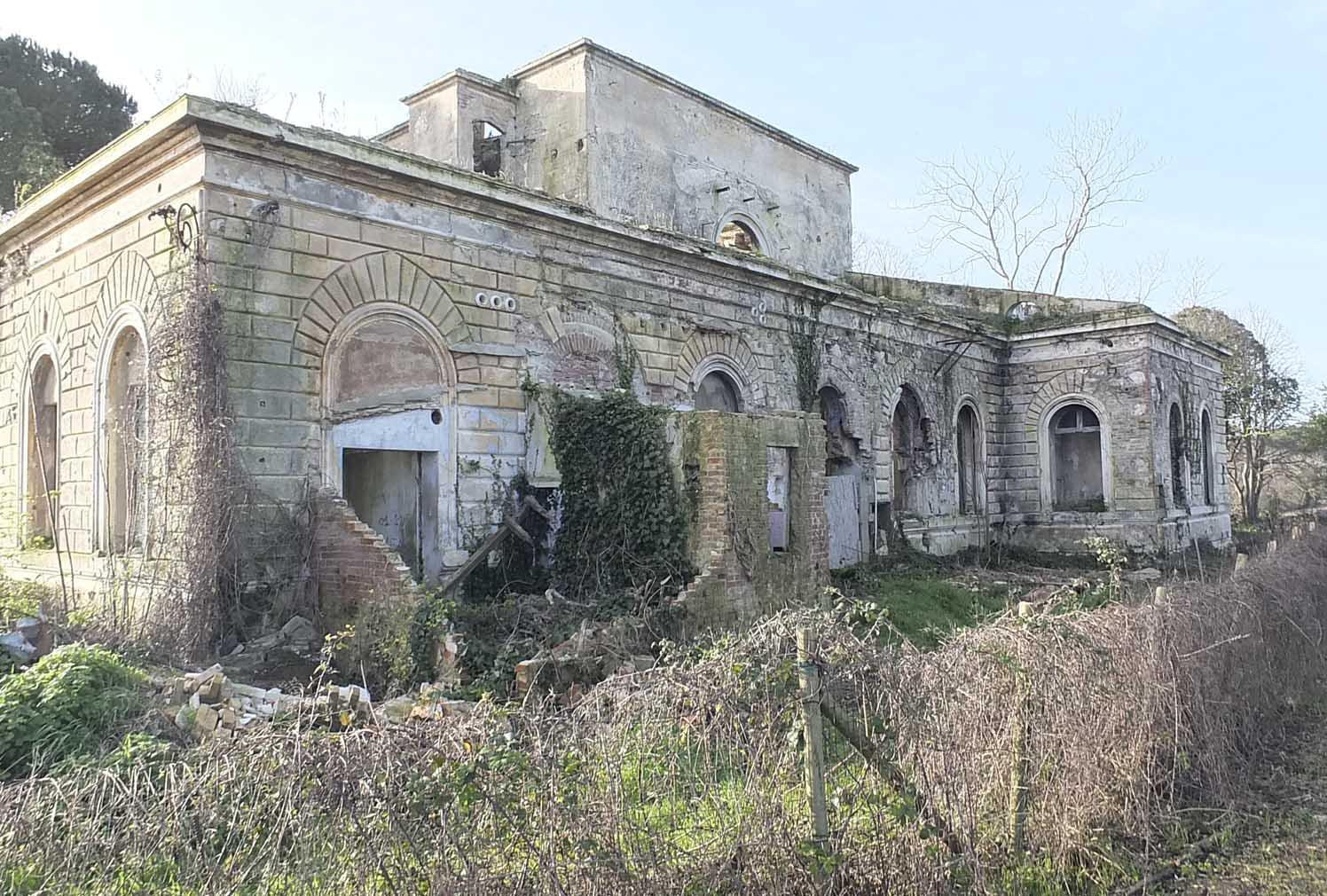 La stazione radio di Coltano (foto Fabio Muzzi)