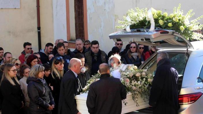 L’addio a Giorgia, vita preziosa «Ci guarda da lassù e dà forza»