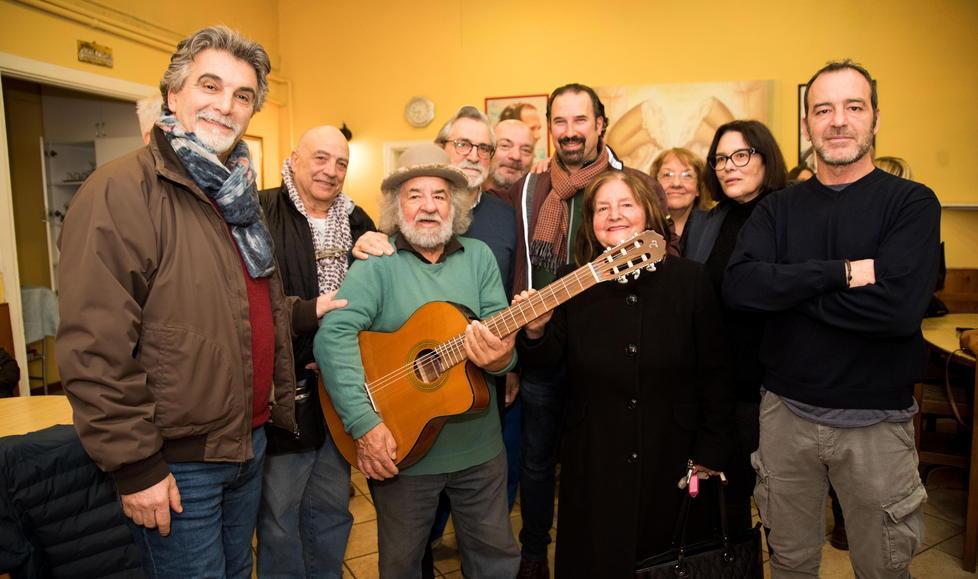 Gildo ritrova la chitarra e... il sorriso Grande festa al Villaggio del Fanciullo 