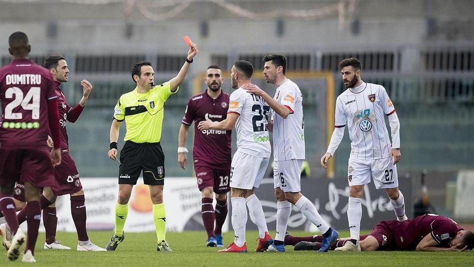 Livorno-Cosenza è il treno della speranza vincere per provare una rimonta disperata