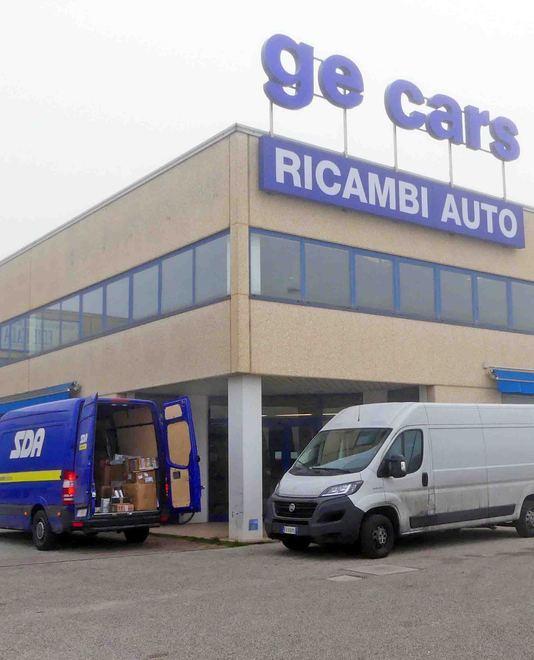 Un altro furgone rubato a Ferrara, furto notturno alla Ge Cars 