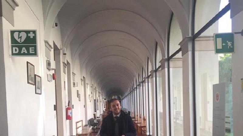 «Oggi rinasco uomo», l’ex vice sindaco Romanini cambia sesso all’anagrafe e a giugno sposa Sara