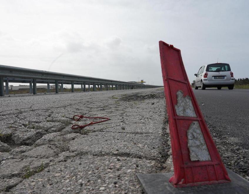 Strada di Patto, il Comune vuole due milioni e mezzo di danni 