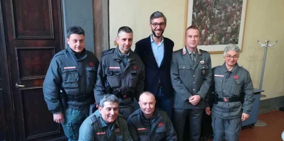 Gli agenti insieme al presidente della Provincia Francesco Puggelli