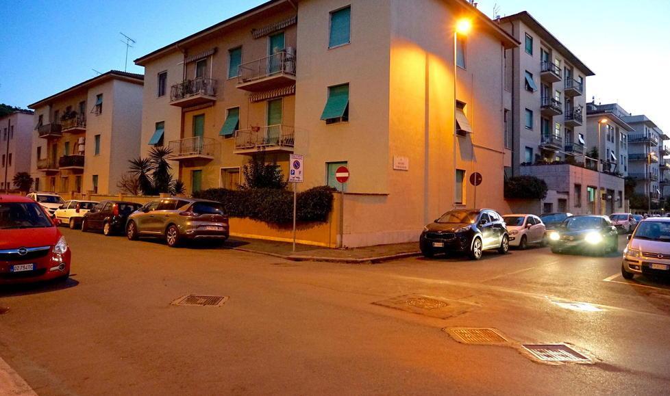 L'angolo dove sono stati esplosi i colpi di pistola (Marzi)