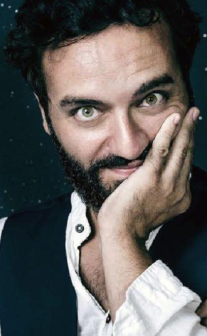 Loizzi sul palco Con poche risposte e tante domande 