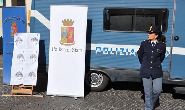 “Questo non è amore”, la polizia con le donne