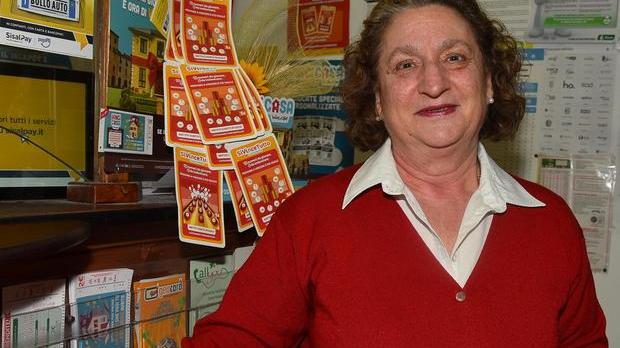 Maria Tessitore, la titolare del bar Biancorosso di via Emilia (Foto Agenzia BF)