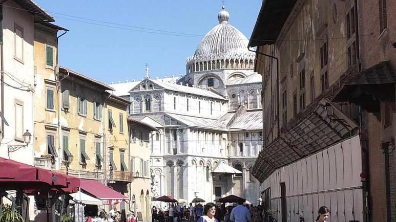 Una veduta di via Santa Maria (Foto d'archivio)